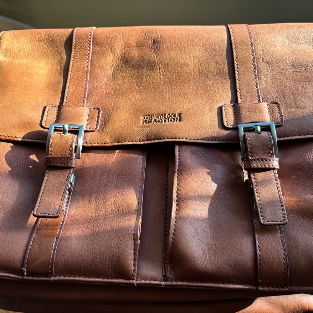 Kenneth Cole Reaction Tan Leather Briefcase